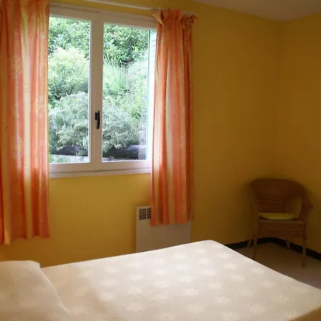 Σπίτι διακοπών Beautiful Holiday In With Hill View Bourdeaux