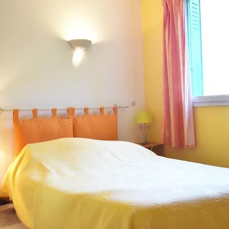 Σπίτι διακοπών Beautiful Holiday In With Hill View Bourdeaux
